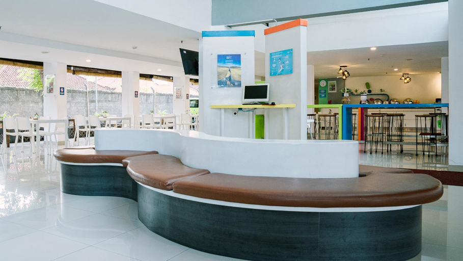 Public Area 4, POP! Hotel Kuta Beach, Badung