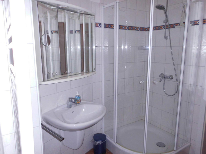 Bathroom 3, Bi de Kark Modern retreat, Nordfriesland