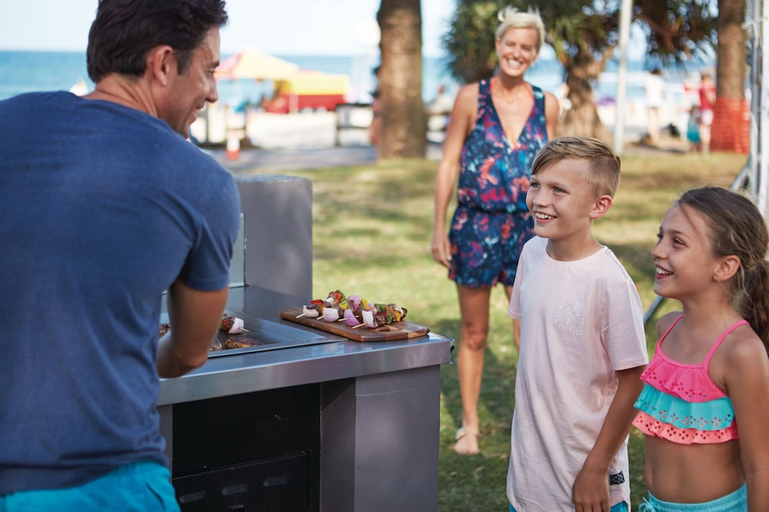 Food & Drinks 5, Burleigh Beach Tower, Gold Coast