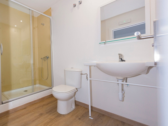 Bathroom 4, Apartamentos Santander Maliaño Suites 3000, Cantabria