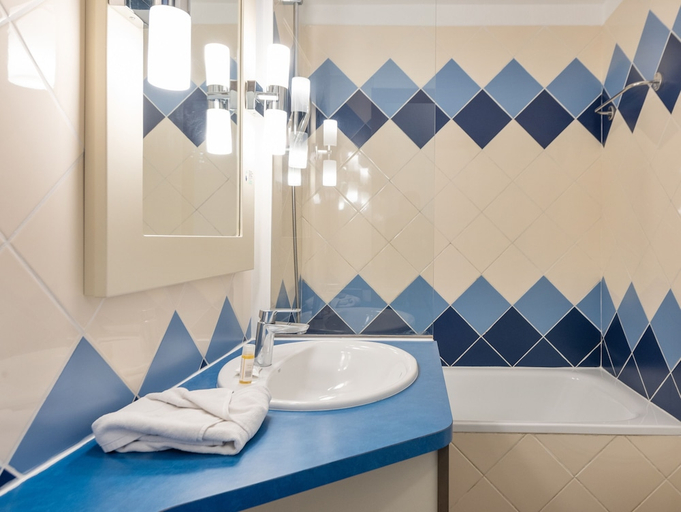 Bathroom 5, Pierre et Vacances la Rostagne, Alpes-Maritimes