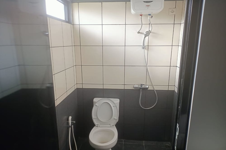Bathroom, Hotel O Rubina Syariah Hotel, Purbalingga