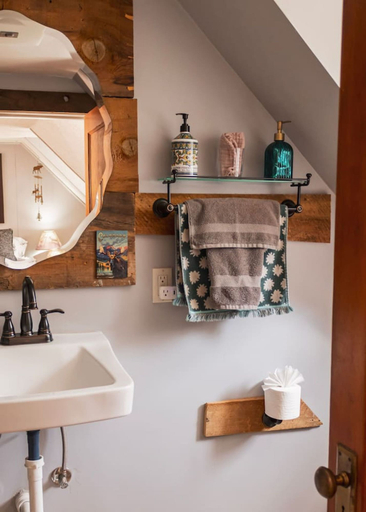 Bathroom 3, Moose Room Rustic Colorado Lodge Escape, San Juan