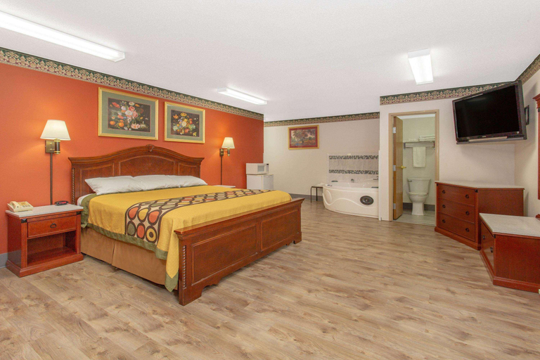Bedroom 3, Super 8 by Wyndham Bedford, Lawrence