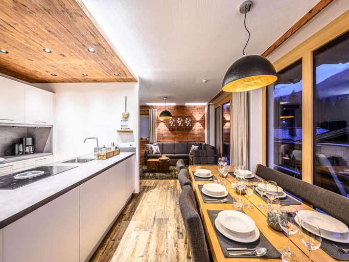 4, Family Chalet Escape in the Alps, Zell am See
