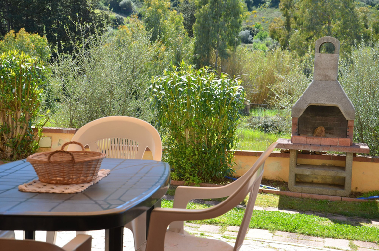 Room 5, Fta-bel01 APT 6 PAX Vicino AL Mare, Nuoro