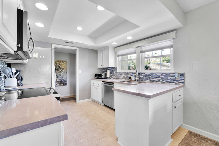 Private kitchen 4, Relaxing Palm Springs Condo With Pool Access, Riverside
