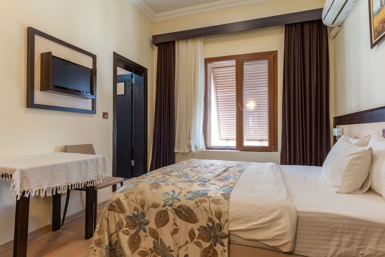 Bedroom 3, Hotel Karacam, Foça
