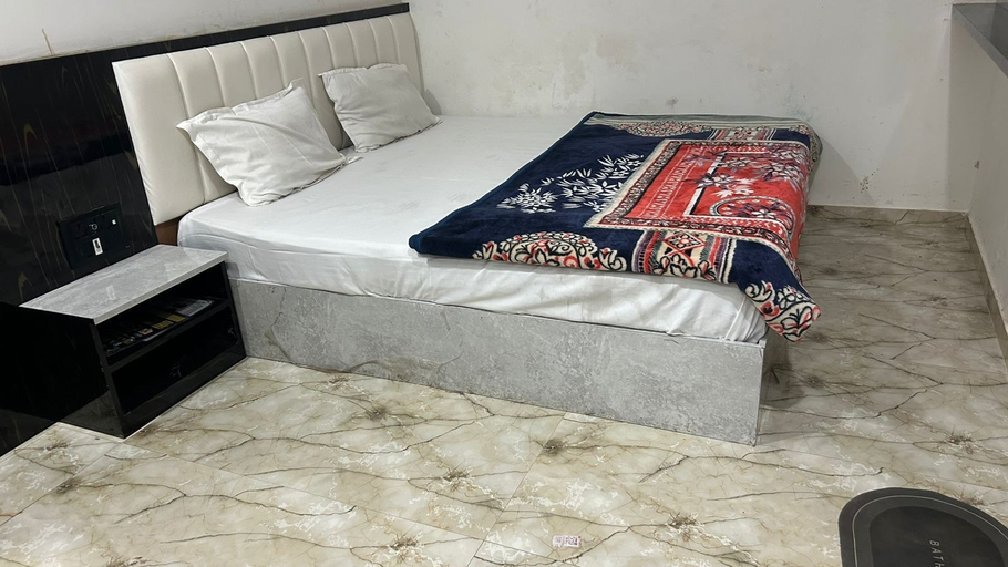 Room 5, R.K Hotel & Restaurant, Sikar