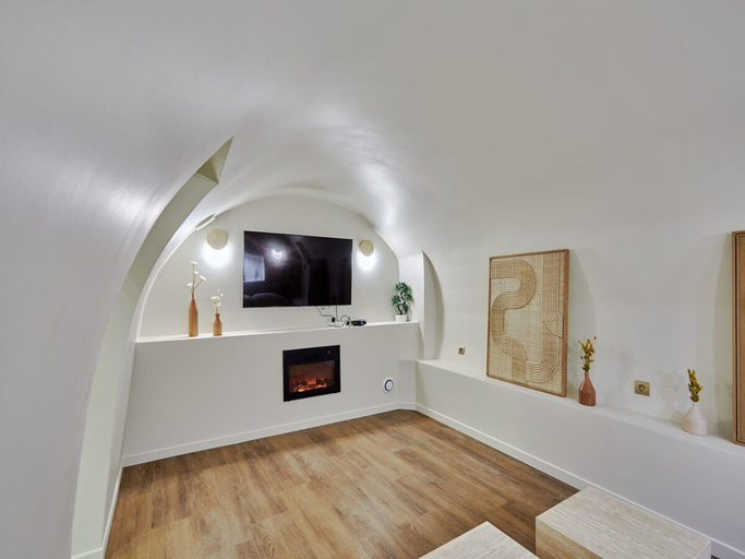 5, Superb New Apartement Le Marais Place des Vosges, Paris