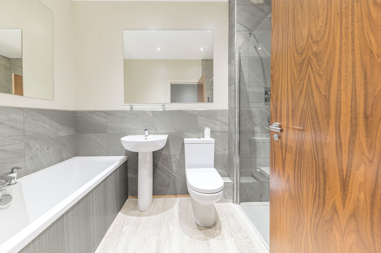 Bathroom 3, Abbey Apartments, Cumbria