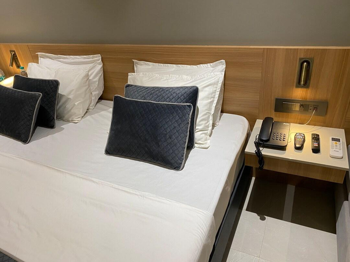 Bedroom 3, Hotel Soham, Nanded