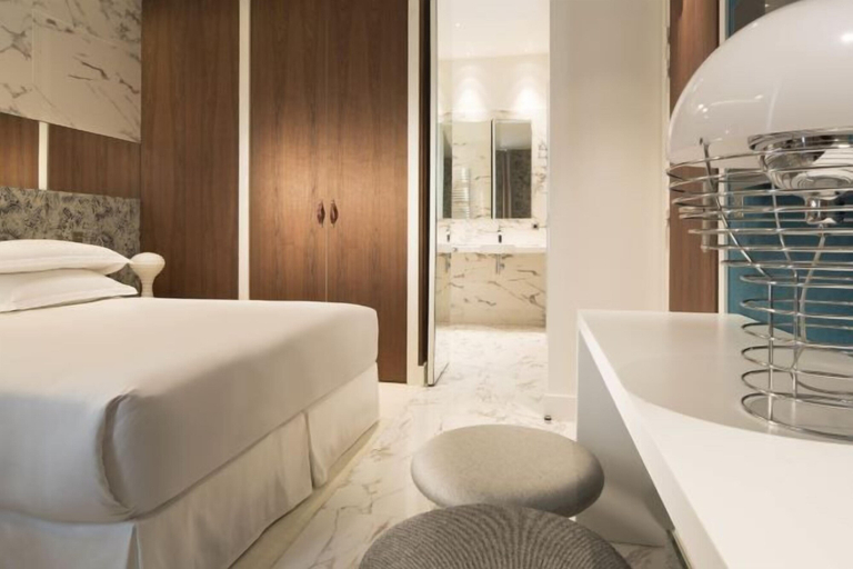 Bedroom 5, Hotel Dupond-Smith, Paris