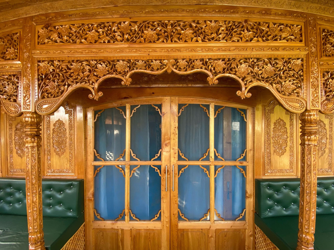 Exterior 5, The Apollo 11 Heritage Luxury Houseboat, Srinagar