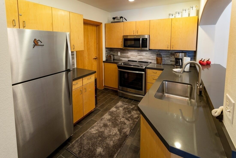 Private kitchen 2, 4315A - One Bedroom Deluxe Creekside Condominiums 1 Condo, Salt Lake