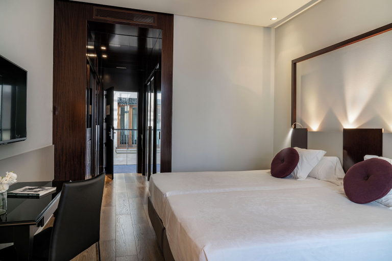Bedroom 3, Vincci Palace Hotel, Valencia