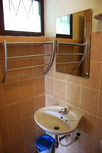 Bathroom 3, Tri Gong Hotel, Muang Chiang Mai