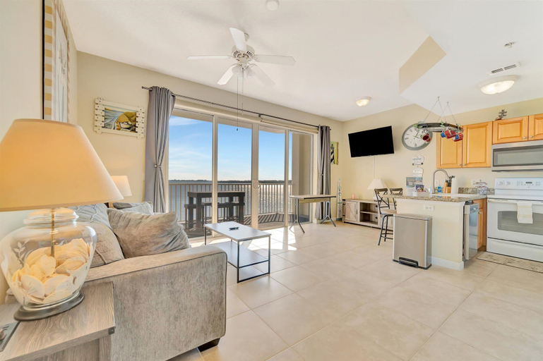 Interior 4, Waterview Balcony HOT TUB Heated Pool Rum Bar, Pinellas