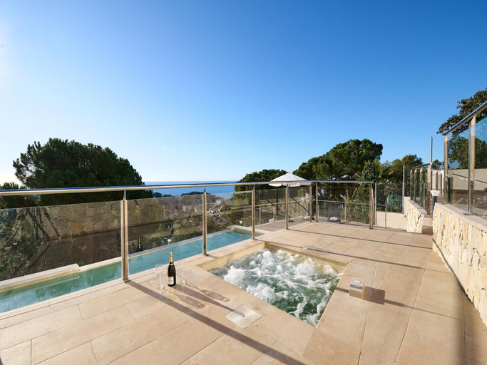 2, Beautiful villa with terrace near beach, Girona