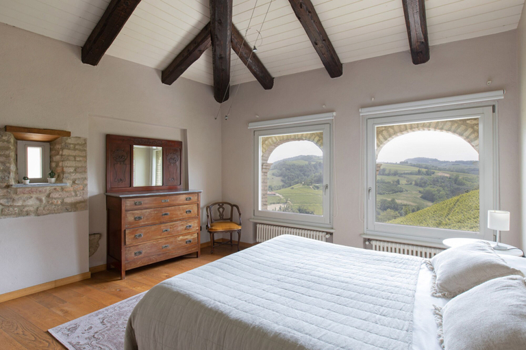 Others 3, Villa Langhe in Castiglione Falletto, Cuneo