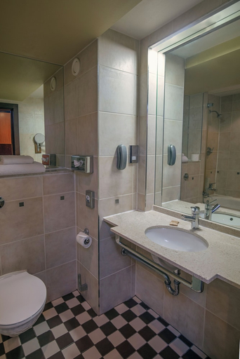 Bathroom 4, Crewe Hall Hotel & Spa - Cheshire, Cheshire East
