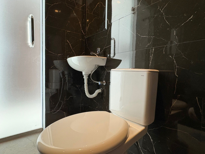Bathroom 2, TJ Brother Residences Cengkareng, West Jakarta