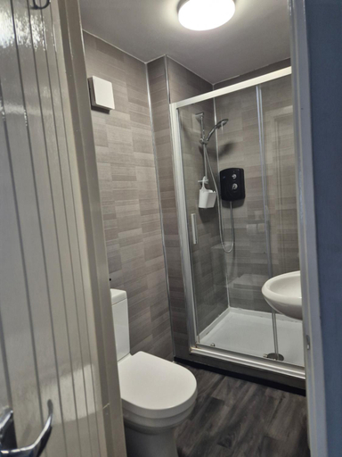 Bathroom 2, Rooms at number 4, Norfolk