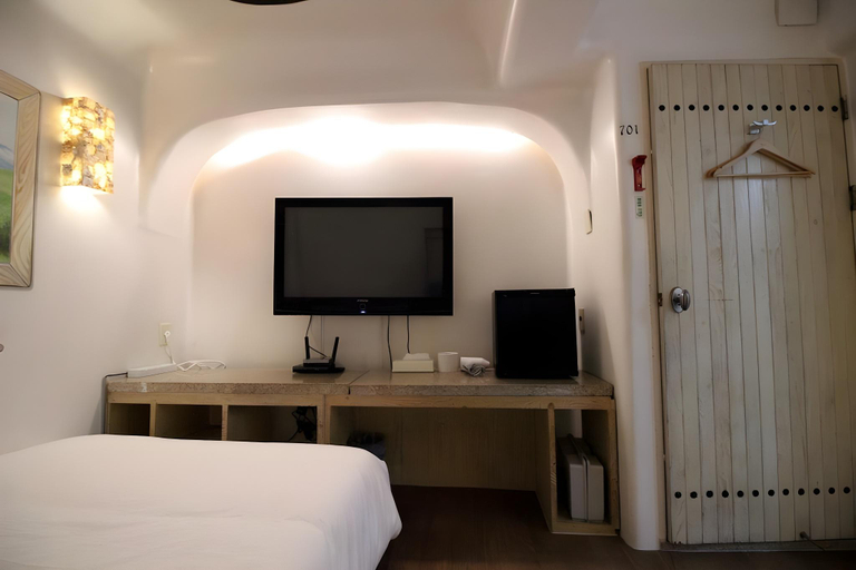 Bedroom 5, Sinchon Grand, Mapo