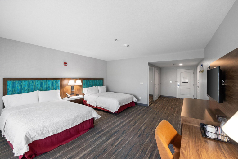 Bedroom 3, Hampton Inn And Suites Madera, Madera