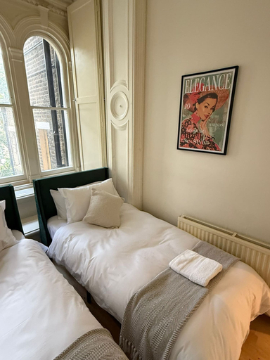 Room 2, Awesome 3 Bedroom Notting Hill Very Central With a Balcony, London