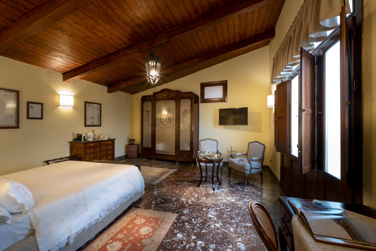 Bedroom 3, Villa Del Gattopardo Suites & Spa, Palermo