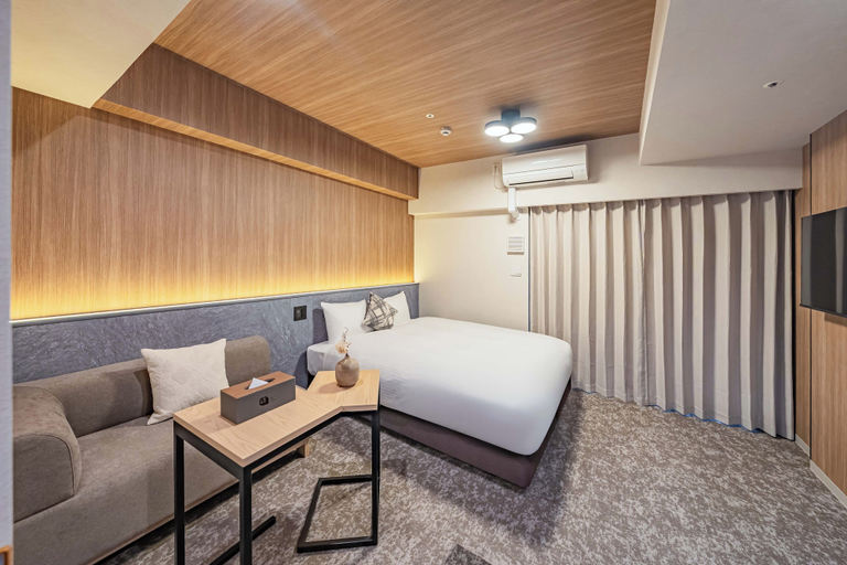 Room 2, Apartment Hotel 11 Shinimamiya 3, Osaka