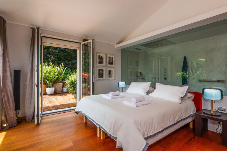 Room 4, Luxury Golf Villa II, Novara
