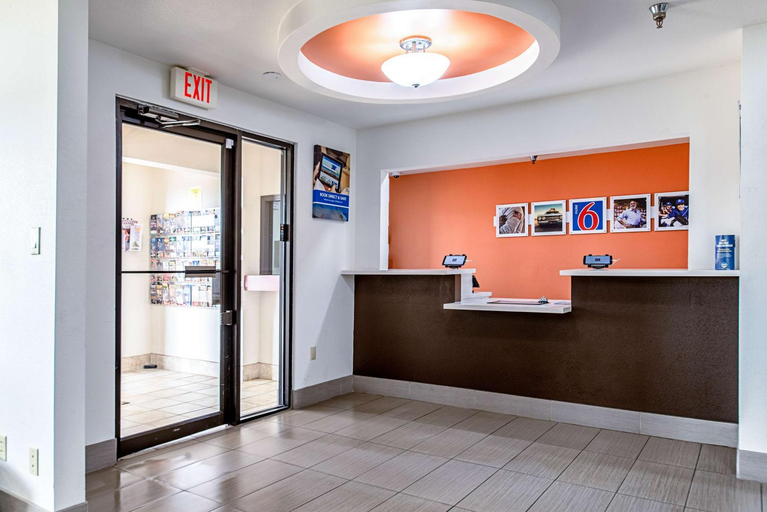 Public Area, Motel 6 Lebanon, IN, Boone