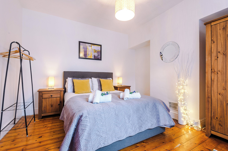 Room 5, 80 West Street, Cheshire West and Chester