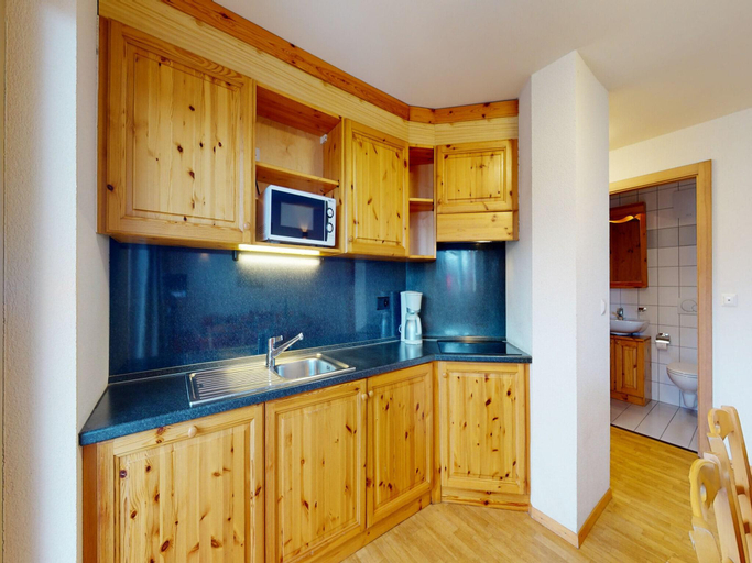 2, Charming apartment with balcony, Conthey