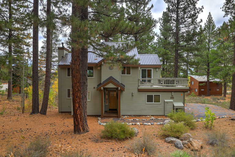 Exterior 3, Woodlands House 3 Bedroom Home, Placer