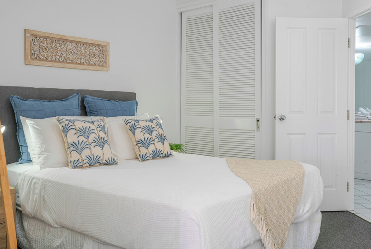Bedroom 3, Inner City One Bedroom Apartment with Pool View 22, Cairns