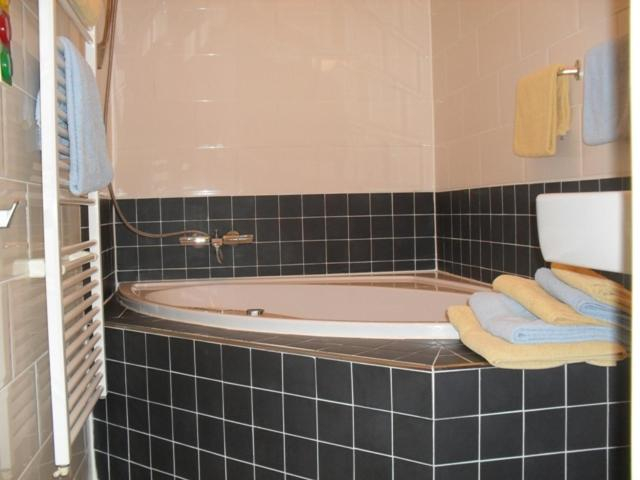Bathroom 4, Hotel Hoogland Zandvoort Aan Zee, Zandvoort