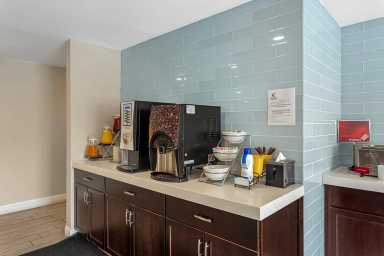 Food & Drinks 5, Comfort Inn & Suites Pottstown PA, Montgomery