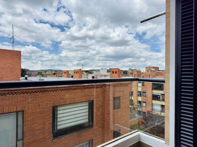 Room 3, w Serene 2BR w Balcony in Santa Barbara, Santafé de Bogotá