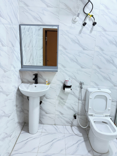 Bathroom 2, Msquare Comfort, Obafemi-Owode