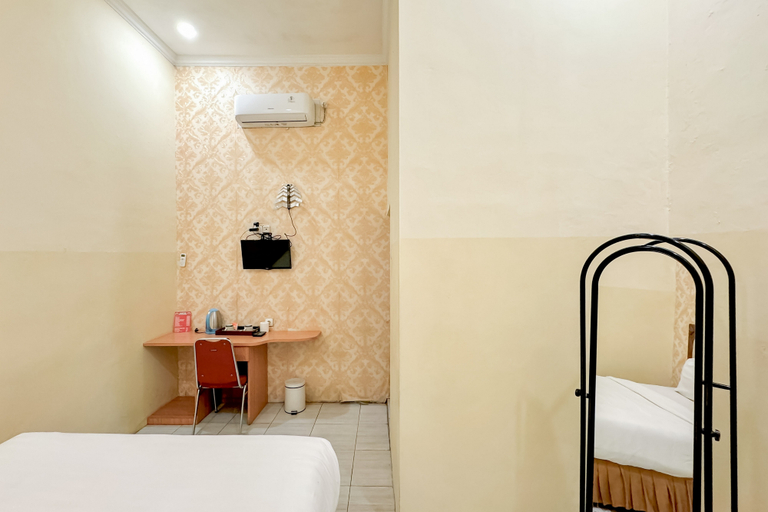 Bedroom 3, Perdana Kasih Hotel Pemuda Klaten Mitra RedDoorz, Klaten