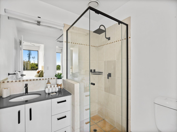 3, Pristine 2-Bed Apartment with Pool and Balcony, Noosa - Sunshine-Peregian