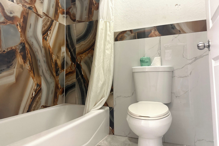 Bathroom 3, Hotel O Regency Suites Houston - IAH Beltway 8, Houston