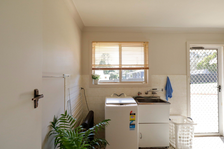 Private kitchen 5, Family Retreat in Central Tenterfield, Tenterfield