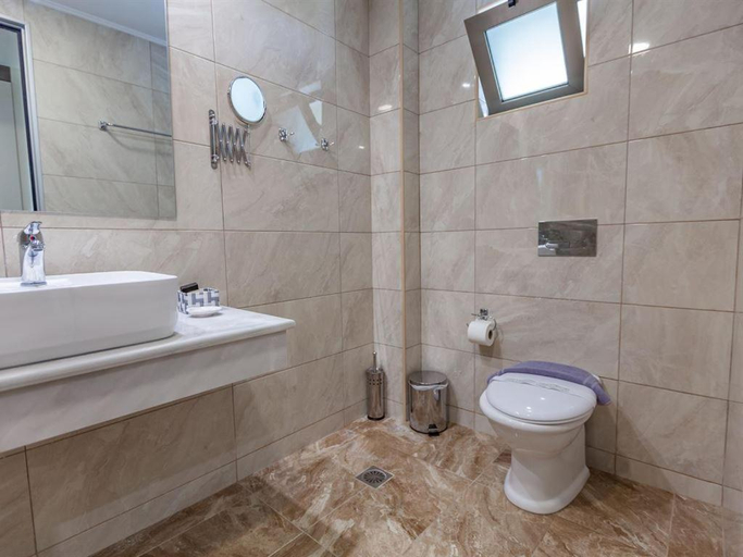 Bathroom 4, Harmony Rethymno Beach Hotel, Crete