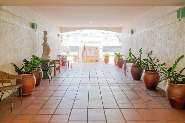 Food & Drinks, Inner City One Bedroom Apartment with Pool View 22, Cairns