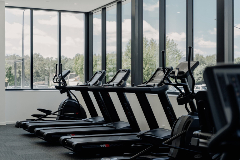 Fitness facility 3, Cosy 1-bed With Pool, Gym ,parking, Canberra