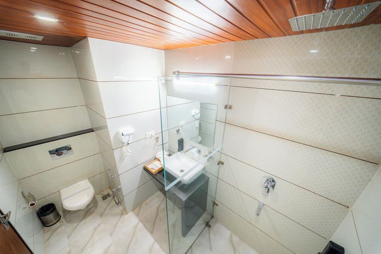 Bathroom 3, The Sky Imperial Shahi Hotels & Resort, Rajsamand